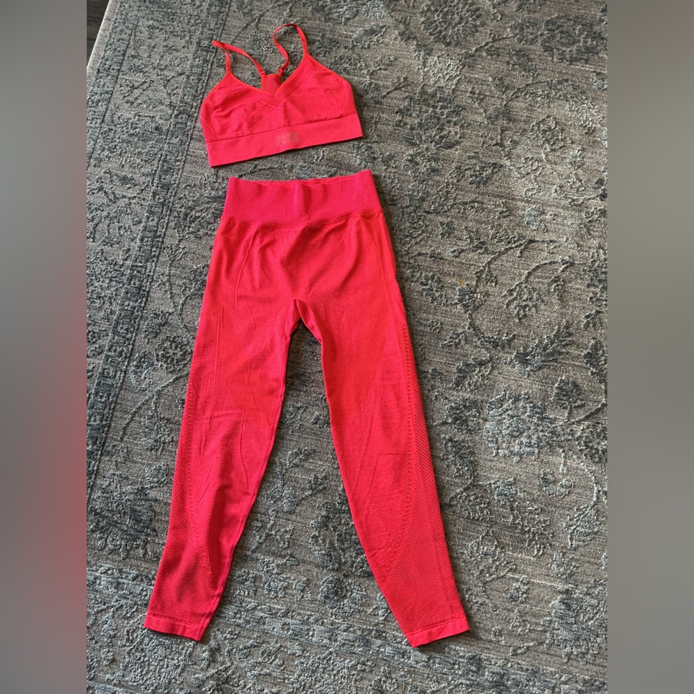PINK Victoria's Secret Red Seamless Active Set